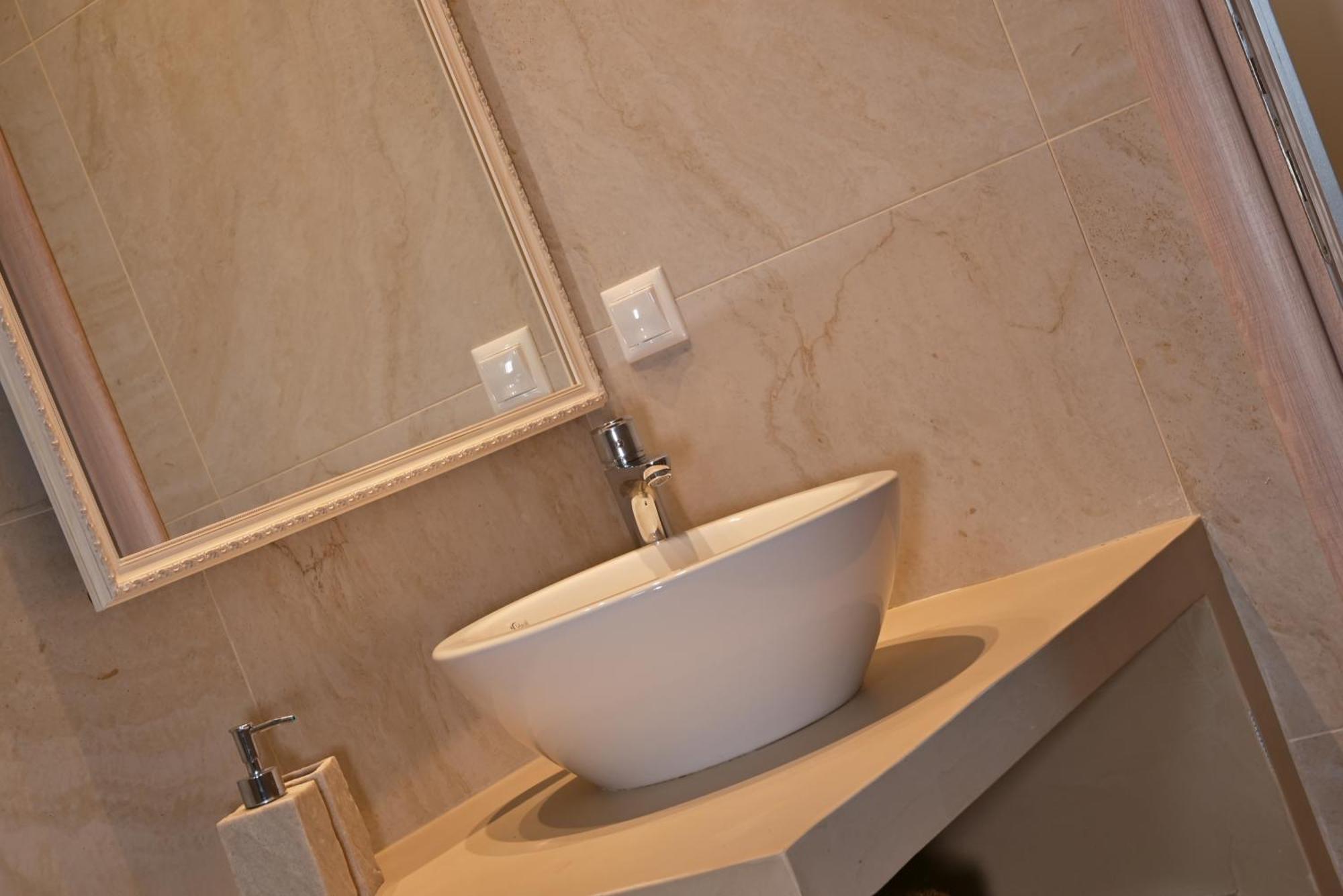 Efmar Exclusive Residences Gythio Bagian luar foto